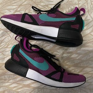 Extremely Comfortable Nike Sneakers in Great Condition